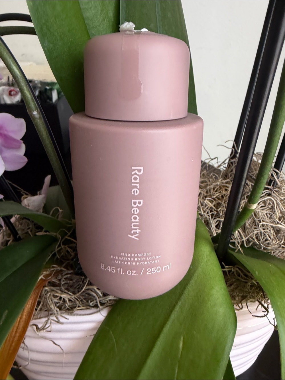 Rare Beauty Hydrating Primer Bottle — Dusty Pink